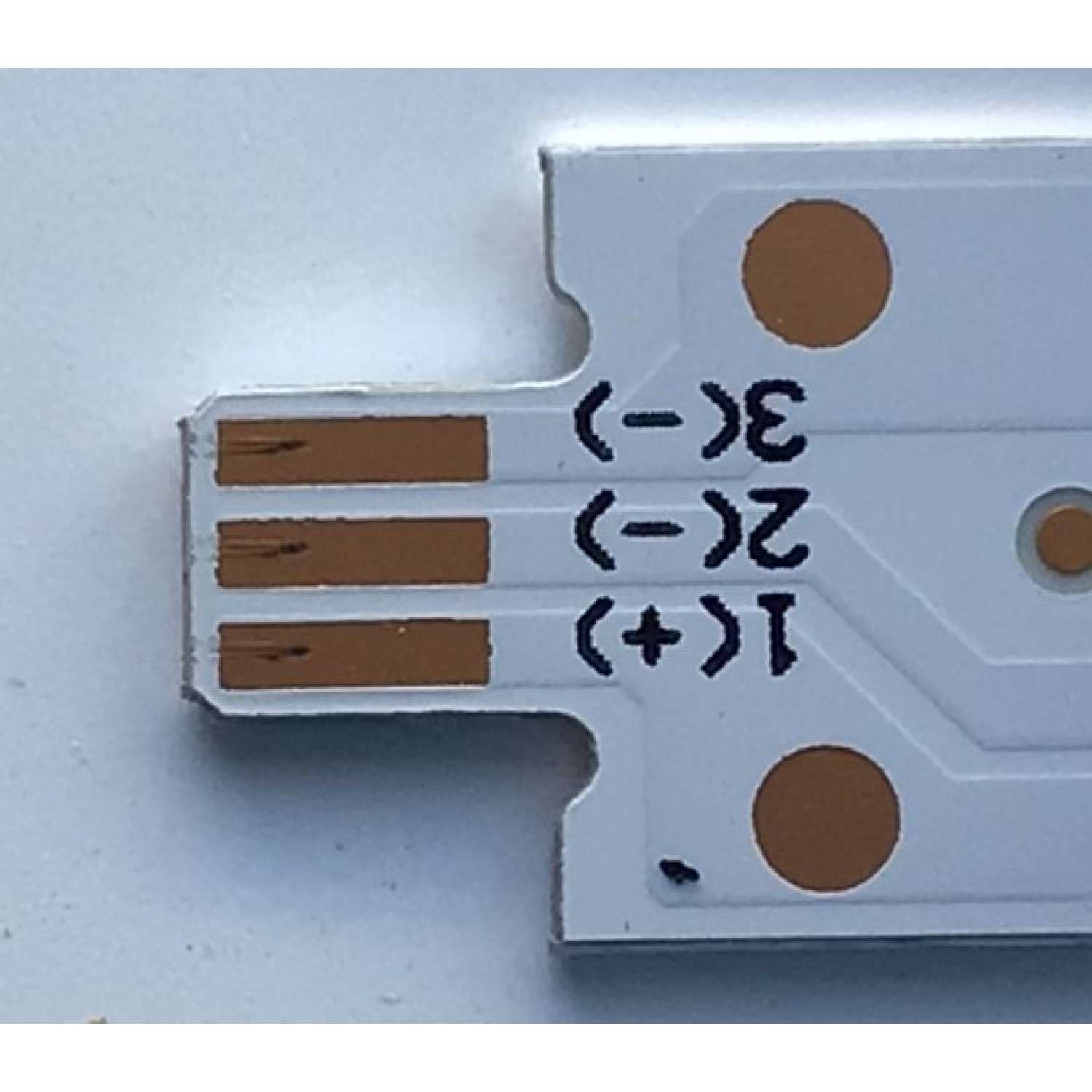 KIT DE LEDS PARA TV VIZIO ORIGINAL 18 PIEZAS / 210BZ06DRB339CR00X / 210BZ12DLB339CR00X / 58VB51-R / 58VB51-L / LB-GM3030-GJVIZIO589X18VB51-R-Y / LB-GM3030-GJVIZIO589X18VB51-L-Y / 50B4000NEY9N / 50B6000MEY9N / PANEL TPT580WR / CC580PV7D / MODELO M58Q7-J01 - Imagen 5
